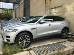 Автомобиль Jaguar F‑PACE для аренды в Инсбруке