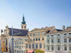 Прокат микроавтобус Mercedes-Benz в Санкт-Пёльтене в Австрии